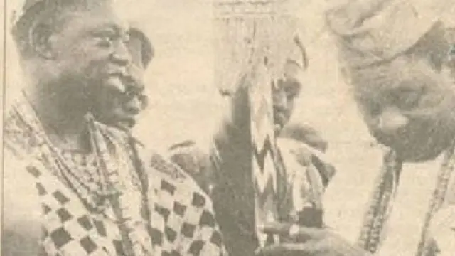 MKO Abiọla ati Allafin Adeyemi III nigba ti Abiọla n jẹ oye aarẹ