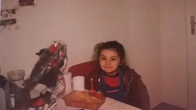 Mevan Babakar de niña