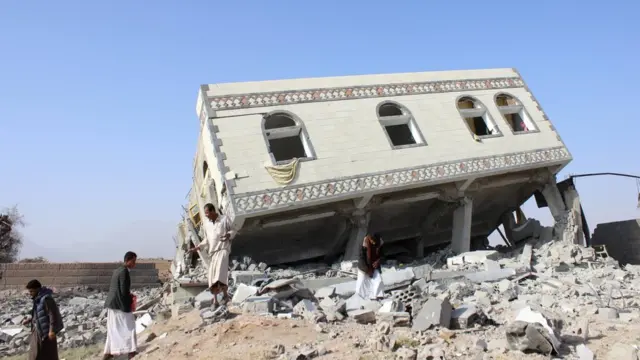 حمله به ساختمان غیرنظامی