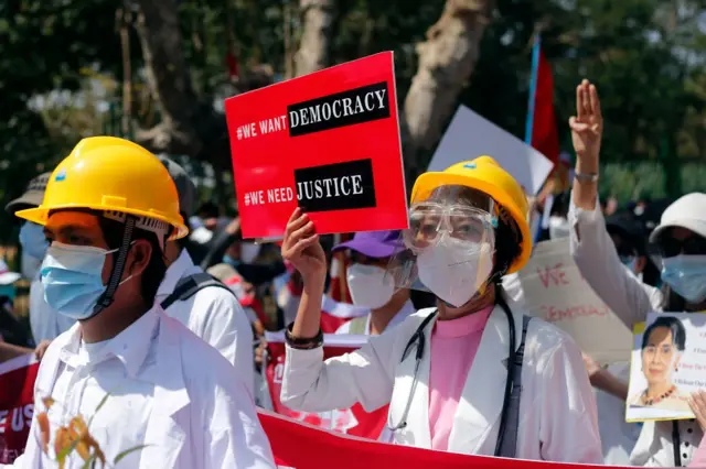 આરોગ્યકર્મીઓનું વિરોધ પ્રદર્શન