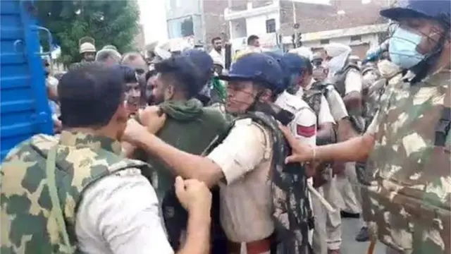 ખેડૂતો સામેની કાર્યવાહી