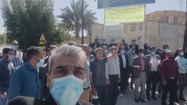 تجمع معلمان زرین‌دشت در استان فارس