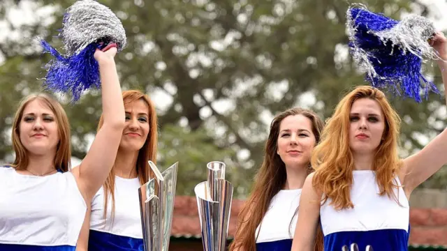 ચિયર લીડર્સની તસવીર