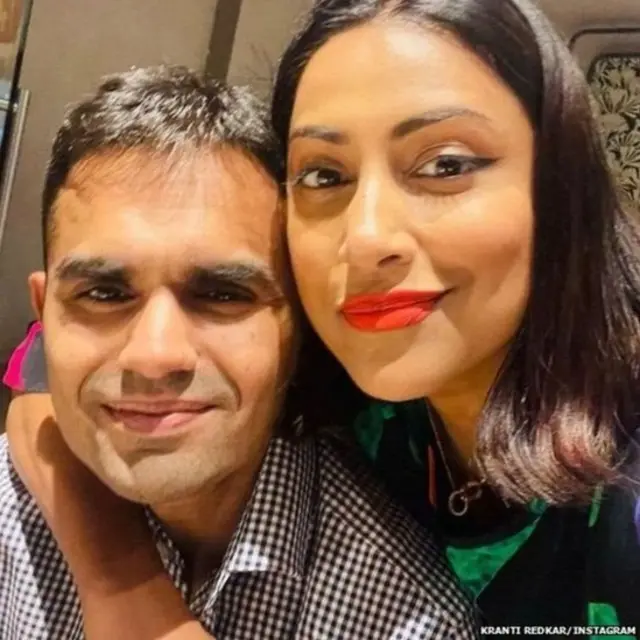 Sameer Wankhede xaaskiisa Ranti Redkar waa atariisho soo jisha filimada Hindiga iyo Marathi