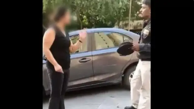 नोएडा की सोसाइटी का वायरल वीडियो