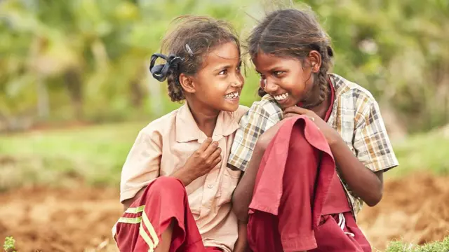 கொரோனா வைரஸ்: பள்ளி, கல்லூரிகள் திறப்பு எப்போது? - மத்திய அரசு விளக்கம்