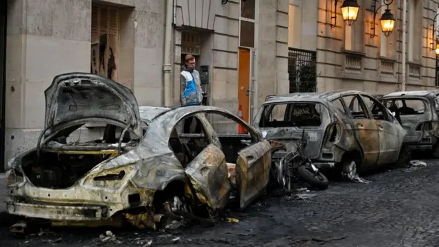 Згорілі автомобілі