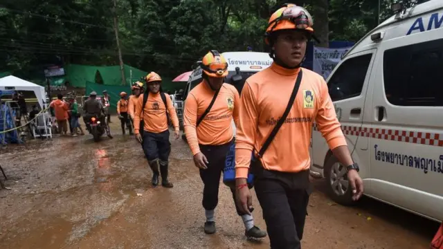 தாய்லாந்து குகை: எஞ்சியவர்களை மீட்கும் பணி தொடக்கம்
