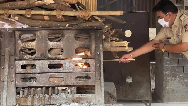 कोरोना, अंत्यसंस्कार, पोलीस