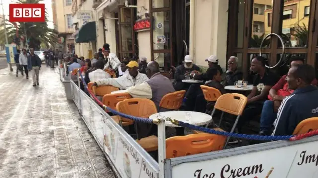 በአሥመራ ጎዳናዎች ላይ ወጣት ወንዶችን በብዛት መመልከት ያዳግታል