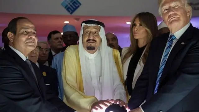 ক্ষমতা নিয়ে তার প্রথম বিদেশ সফরে সৌদি আরবে গিয়েছিলেন প্রেসিডেন্ট ট্রাম্প