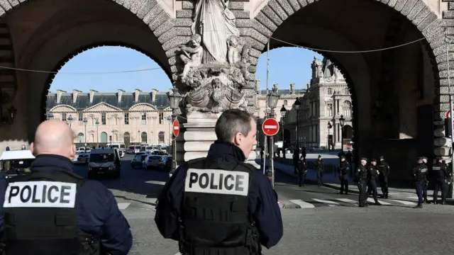 صورة لأفراد أمن فرنسيين