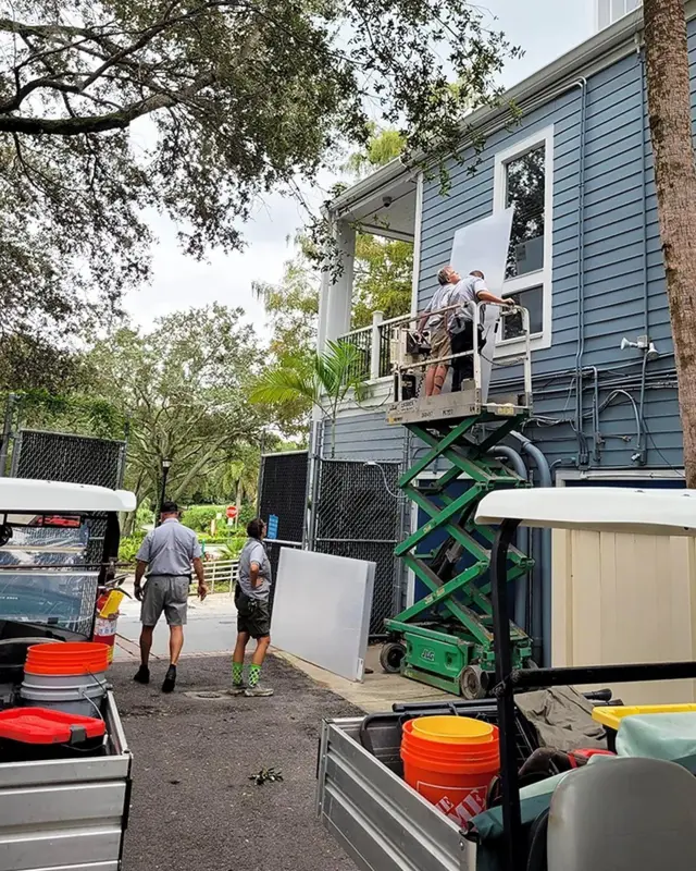 Majstori štite kuću od oluje