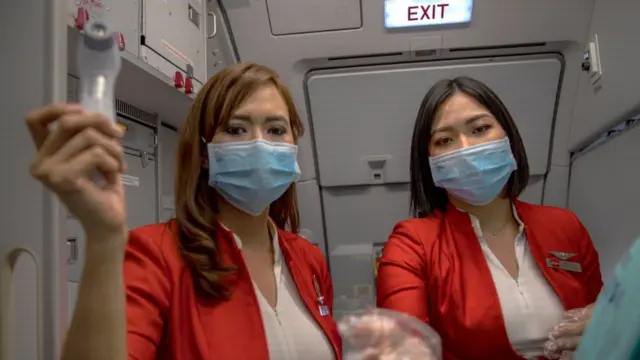 கொரோனா வைரஸ் பரவுவதை தடுக்க எந்த நாடுகள் கடுமையான பயணத் தடையை அறிவித்துள்ளது?