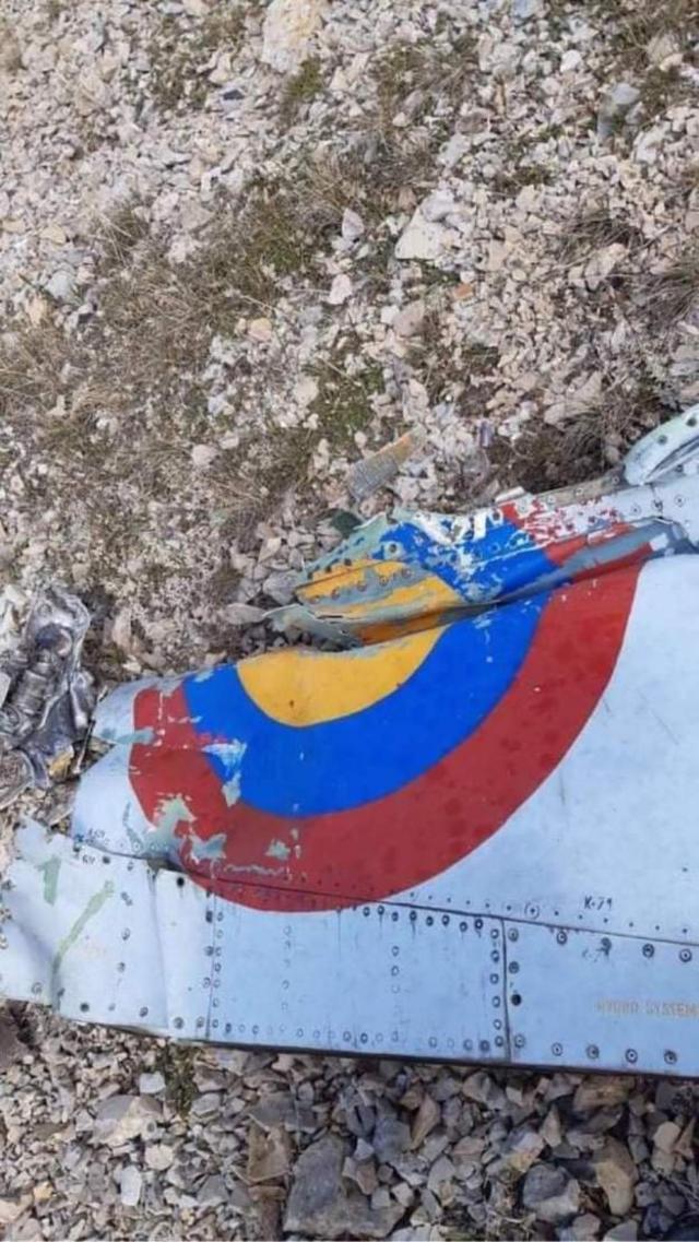 Обломки армянского штурмовика Су-25 с опознавательным знаком