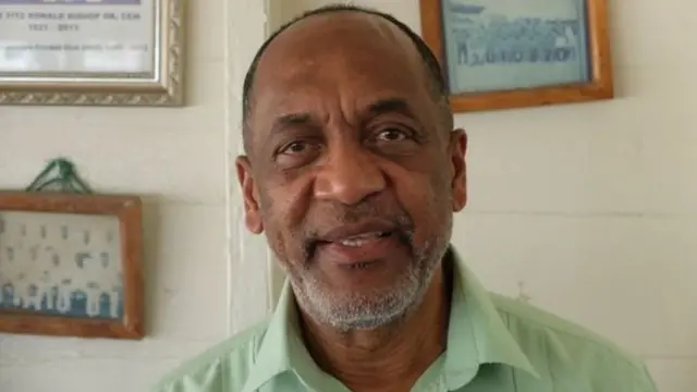 Vincent Adams wuxuu aaminsan yahay in waxbarashada ay ka badbaadin karto dhibaatada