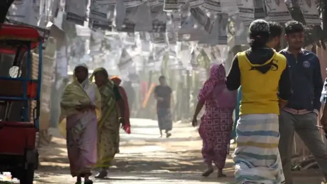 নির্বাচন