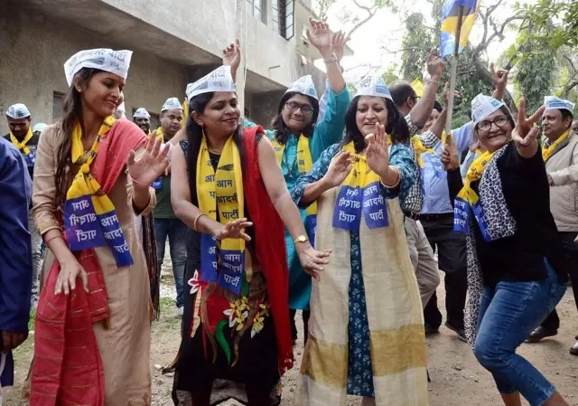 ஆம் ஆத்மி பின்னடைவைச் சந்தித்தும் மகிழ்ச்சி