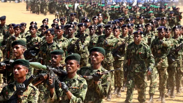 இலங்கை ராணுவத்திலிருந்து விலக 11 ஆயிரம் ராணுவ வீரர்கள் விருப்பம்