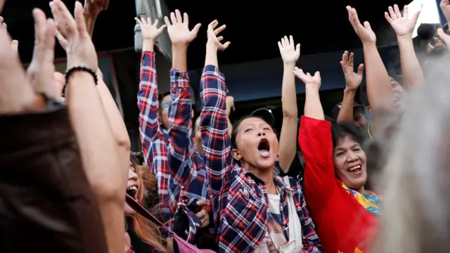အဟုတ်ကိုထောက်ခံကြသူတွေ
