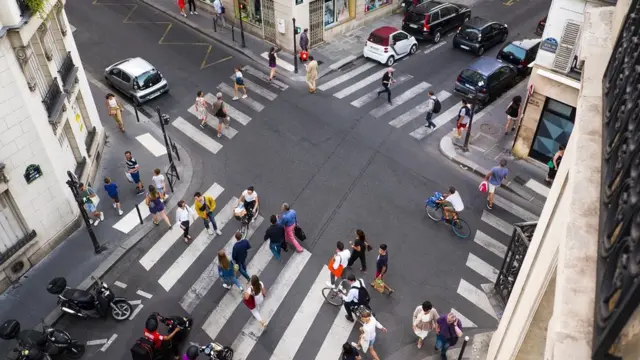 перекресток в Париже