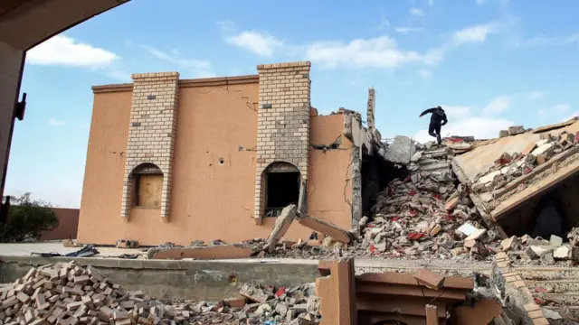 তাওয়েরঘা শহর যেখানে মিলিশিয়াদের হামলায় বিধ্বস্ত হয়ে গেছে ঘরবাড়ি।