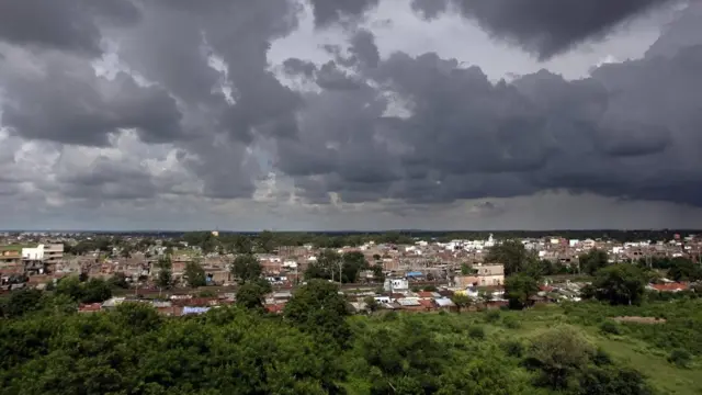 போபால் பேரழிவு: ஒரு பெருங்கனவு கொடும் நினைவாக மாறியது எப்படி?