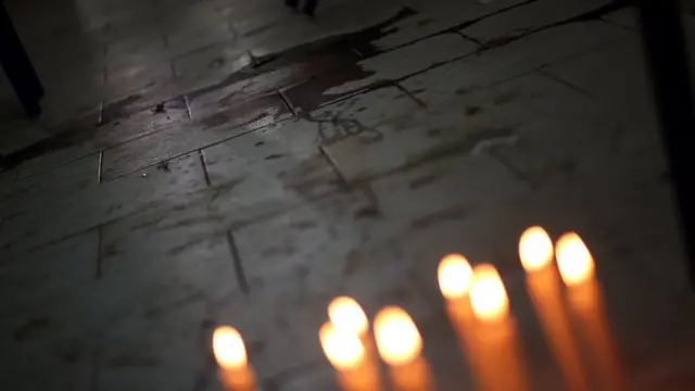 Mancha de sangre en la sede del Partido Liberal.