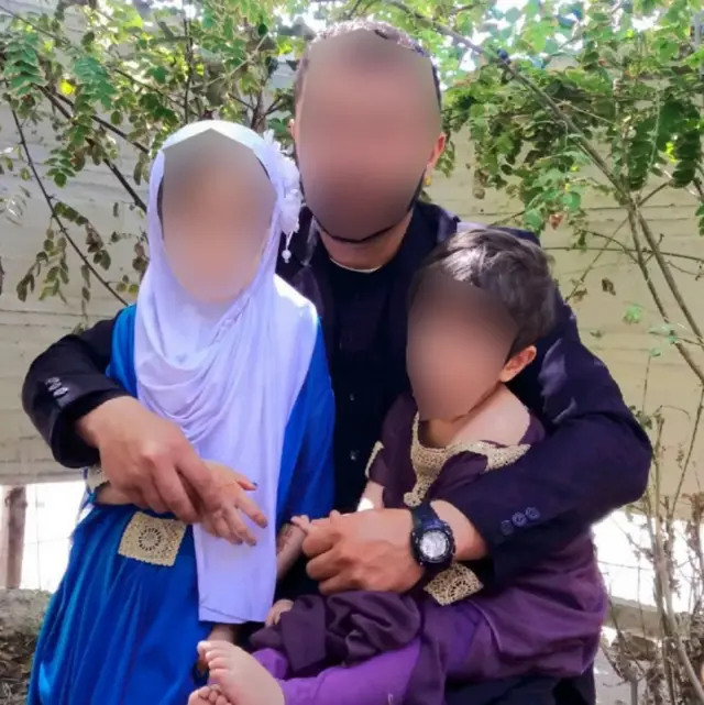 بریتانیا وايي، تراوسه یې له ۲۲۰۰ ډېرو افغانانو او د هغوی د کورنیو غړو ته پنا ور کړې ده