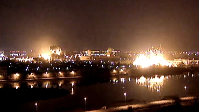 Багдад во время авиаударов американской авиации. Кадр из фильма "Однажды в Ираке"