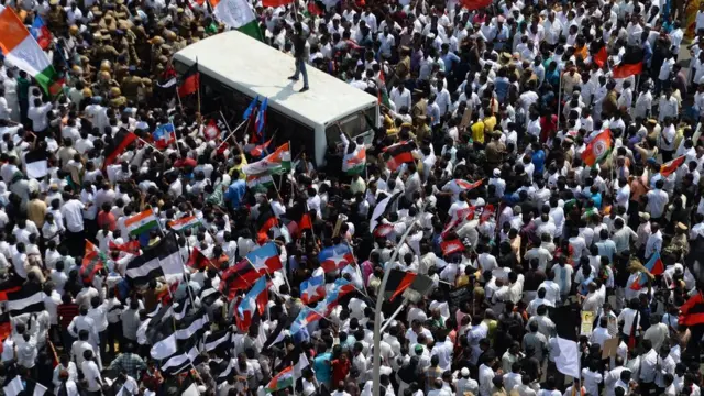 'ஐ.பி.எல்.: கடும் கட்டுப்பாடு, கமாண்டோ படை பாதுகாப்பு'