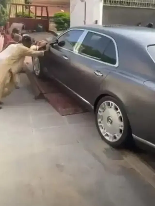 पाकिस्तान, कचेरी, युके