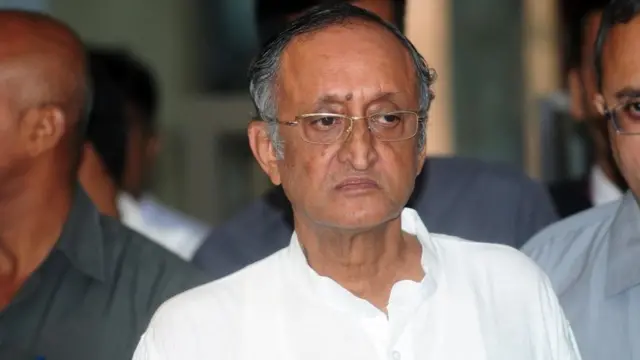 अमित मित्रा