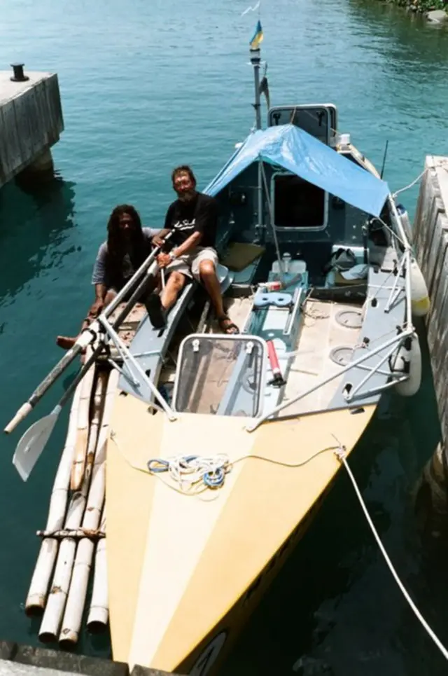 Свое первое путешествие Павел Резвой совершил на лодке из фанеры. Он переплыл Атлантический океан за 61 день