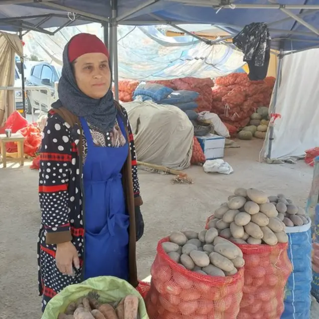 Kitty Young pornosini tomosha qiling Semiz sochli yalangoch odam