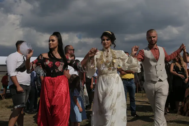 Ovakvi sabori, koji su u prošlosti predstavljali retku priliku za upoznavenje momaka i devojaka i danas predstavljaju dobru priliku za upoznavanje mladih iz ovoga kraja