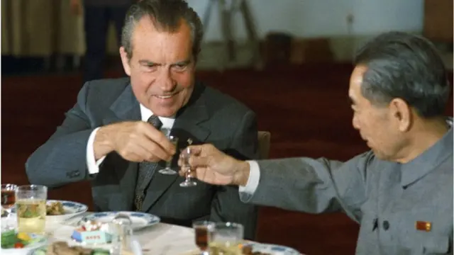 ژو این لائی امریکی صدر رچرڈ نکسن کے ساتھ