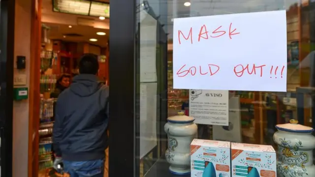 یکی از پیامدهای منفی خرید از سر ترس این است که اجناسی که کارکنان خدمات درمانی نیاز دارند کمیاب می‎شود