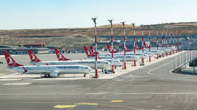 Raporda devletin talep düşüşünü engellemek üzere "son kertede alıcı" olarak alım garantileri ile geçici bir süre için devreye girmesi gerektiği belirtiliyor.