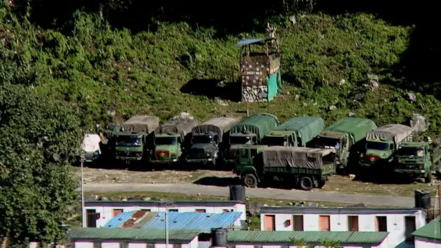 انڈین فوج کے ٹرک