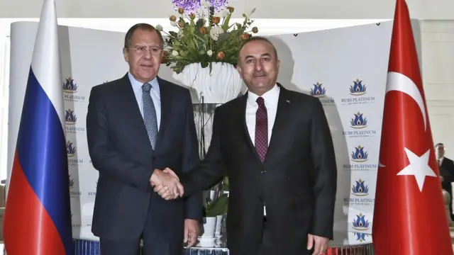 Rusya Dışişleri Bakanı Sergey Lavrov (solda), Türkiye Dışişleri Bakanı Mevlüt Çavuşoğlu, 1 Aralık 2016, Antalya.