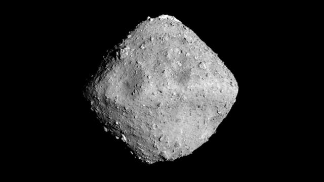 "Хаябуса-2" недавно прислал на Землю удивительные фотографии астероида Рюгу