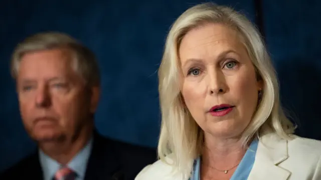 la senadora Kirsten Gillibrand