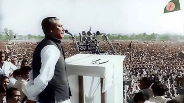 রেস কোর্সে শেখ মুজিবুর রহমানের সাতই মার্চের ঐতিহাসিক ভাষণ