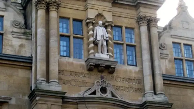 статуя Родса