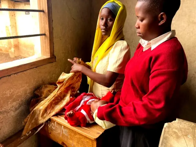 Umuryango wa Esnath Gedion wots warababaye igihe umukobwa wabo yahagarika amashure