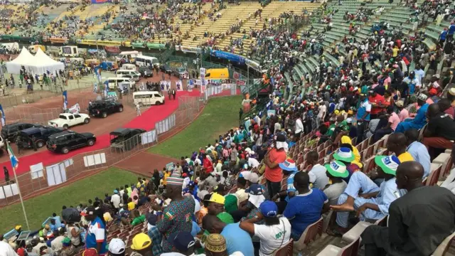 Ọtụtụ oche tọgbọ chakoo n'ọgbọegwuregwu Teslim Balogun