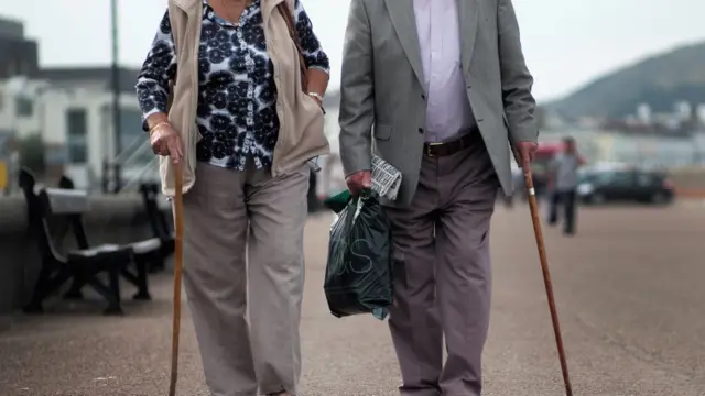 출산은 개인의 선택이며, 자기 결정권이 존중돼야 하다는 의견도 있다