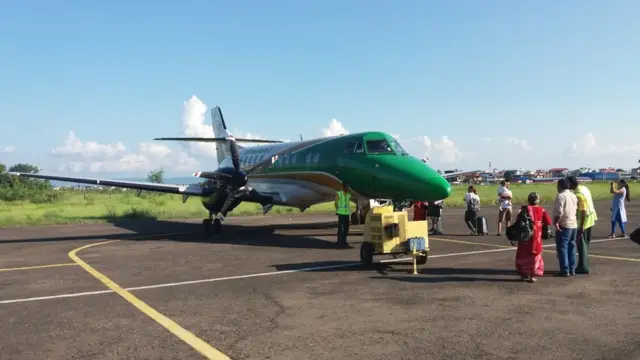 नेपालका सबै चल्तीका विमानस्थलहरू खुला गरिएको छ।