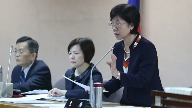 民進黨立委尤美女（圖右）主持婚姻平權法案審查（台灣中央社圖片26/12/2016）